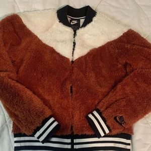 Nike Women's Brown and White Jacket (4) Nike Women's Brown and White Jacket (5)